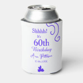 Shhhh het is 60e verjaardag voeg naam paarse spaan blikjeskoeler (Blikje Achterkant)