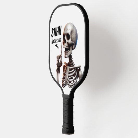 SHHHH... Niemand bekommert zich om het skelet met  Pickleball Paddle (Links)