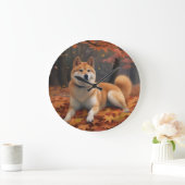 Shib Inu in herfstbladeren val inspireert Grote Klok (Huis)