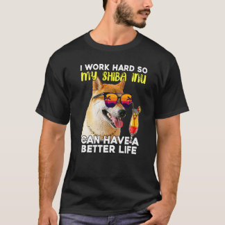 Shiba binnen ik werk hard, zodat mijn hond een bet t-shirt
