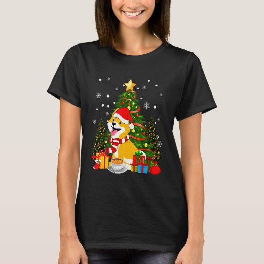 Shiba Inu Dog Kerstmis is een koffielichtboom-kers T-shirt (Voorkant)
