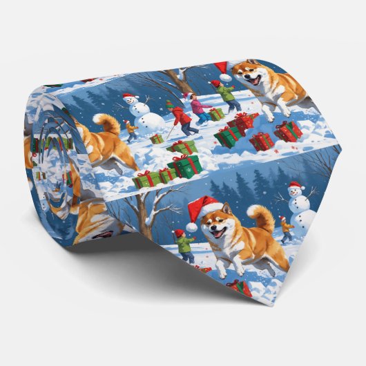 Shiba Inu loopt in de sneeuw met kerstmuts Stropdas (Opgerold)