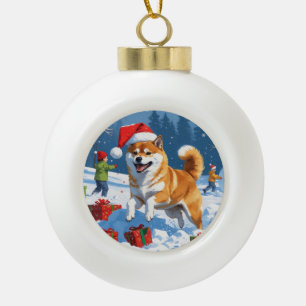 Shiba Inu rent in de sneeuw met kerstmuts Keramische Bal Ornament