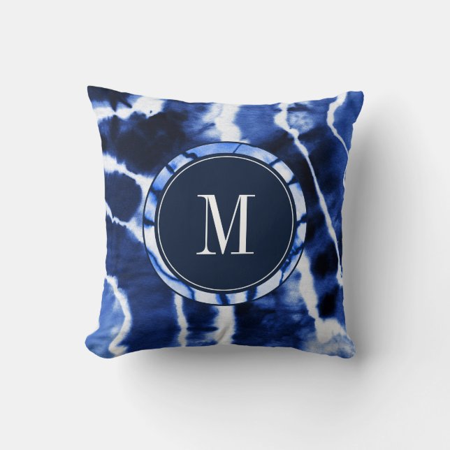 Shibori Indigo Blue Tie Waterverf Monogram Kussen (Voorkant)