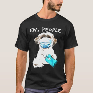 Shih Tzu Ew mensen die een gezichtsmasker dragen T-shirt