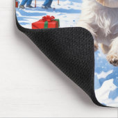Shih Tzu hardlopen in de sneeuw met kerstmuts Muismat (Hoek)