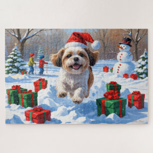 Shih Tzu loopt in de sneeuw met kerstmuts Legpuzzel