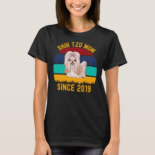 Shih Tzu Mam sinds 2019 T-shirt (Voorkant)