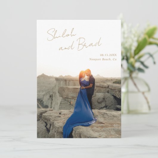 Shiloh Antiek Goud Modern Elegant Huwelijk Save The Date (Staand voorkant)