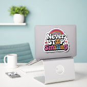Shine Bright - Zon en glimlach Sticker (Laptop op bureau)