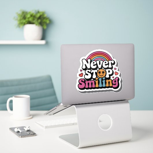 Shine Bright - Zon en glimlach Sticker (Laptop op bureau)