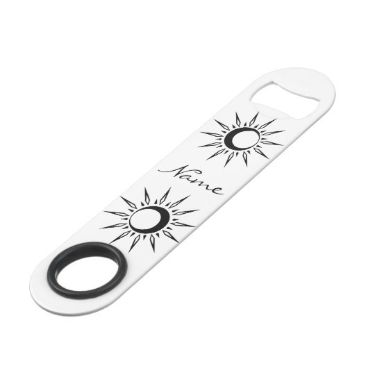 Shining Sun Crescent Moon Thunder_Cove Speed Flessenopener (Voorkant Gekanteld)