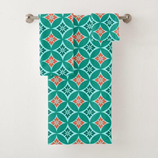 Shippo met Flower Motif, Turquoise en Coral Bad Handdoek (Insitu)