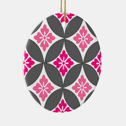 Shippo met ventilatormotif, roze en zilver grijs keramisch ornament (Rechts)