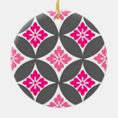 Shippo met ventilatormotif, roze en zilver grijs keramisch ornament (Achterkant)