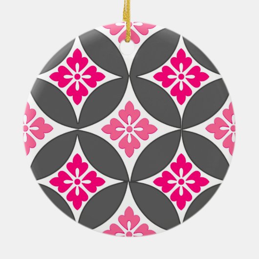 Shippo met ventilatormotif, roze en zilver grijs keramisch ornament (Achterkant)