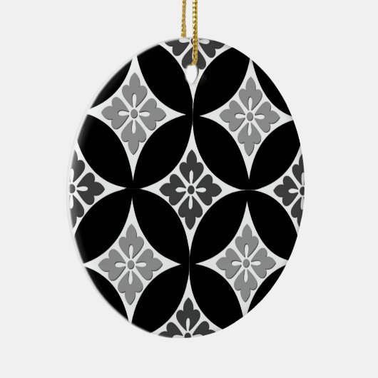 Shippo met ventilatormotif, zwart, wit en grijs keramisch ornament (Rechts)