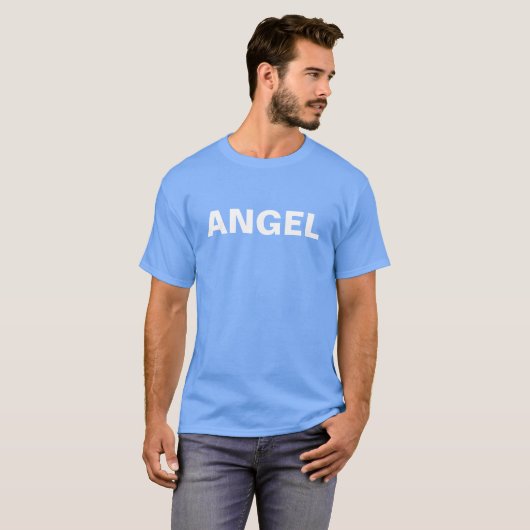 Shirt dat ANGEL zegt (Voorkant volledig)