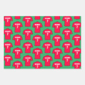 Shirt van football in rode papierbladen inpakpapier vel (Voorkant)