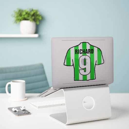 Shirt van het groene en witte Football op een Sticker (Laptop op bureau)