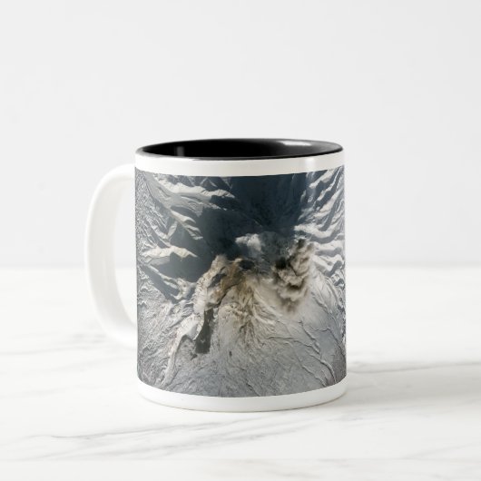Shiveluch Volcano in Rusland Tweekleurige Koffiemok (Voorkant links)