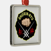 SHORIN RYU KARATE PATCH SYMBOL KANJI METALEN ORNAMENT (Rechts)