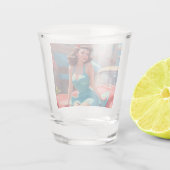 Shot Glass Brunette Pin-Up Girl Shot Glas (Achterkant)