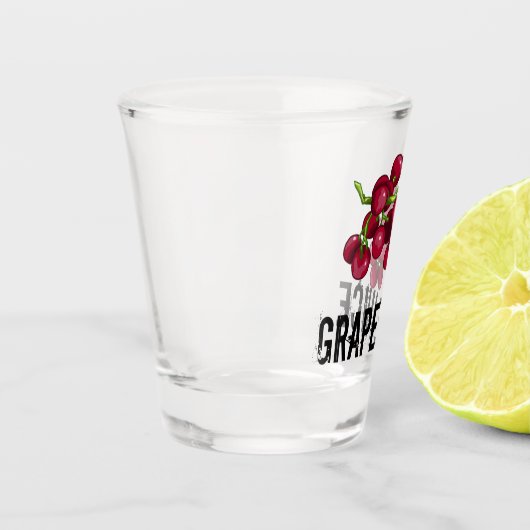 Shot of Grape Juice Glas (Links)