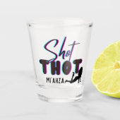 Shot Thot | Financiering | Cheeky  Glas (Voorkant)