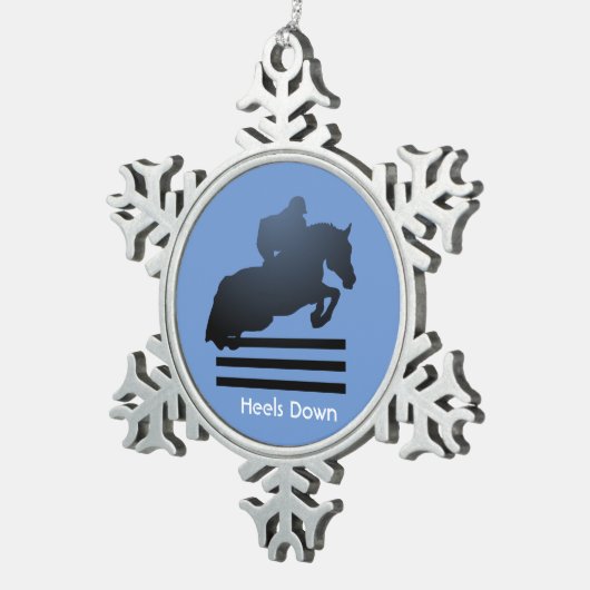 Show jumper die een obstakel opruimt. tin sneeuwvlok ornament (Rechts)