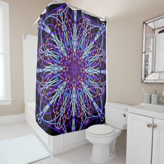 Shower Curtain, Paarse Black Kaleidoscope Art Douchegordijn (In situ)