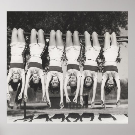 Showgirls op aap bars, speels design. poster (Voorkant)