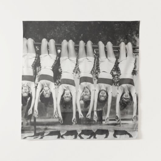 Showgirls op aap bars, speels design. wandkleed (Voorkant)