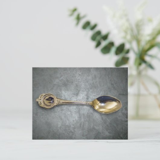 SHUSH Museum Exhibit 17: Emily's Gilmore's Spoon Briefkaart (Staand voorkant)
