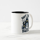 Shut Your Front Door Mug – Funny Ghost & Haunted Tweekleurige Koffiemok (Voorkant rechts)