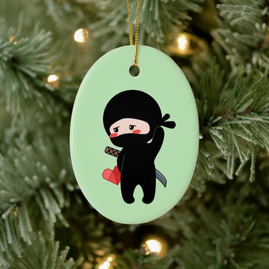 Shy Blushing Ninja Holding Origami Heart Green Keramisch Ornament (Boom)