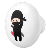 Shy Blushing Ninja Holding Origami Paper Heart Keramische Knop (Rechts)
