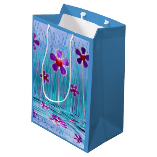 Shy Daisies Gift Bag Medium Cadeauzakje (Achterkant Gekanteld)
