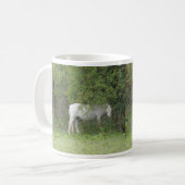 Shy White Horse Mok (Voorkant links)