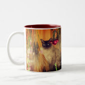 Siamese Cat Posing Personalized Tweekleurige Koffiemok (Links)