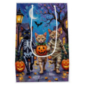 Siamese Cats Trick-or-Treating Halloween Costumes Medium Cadeauzakje (Achterkant)