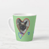 Siamese kat in hartstilte. Green Latte Mok (Linkerhoek)