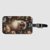 Siamese kat omringd door roze bloemetjes bagagelabel (Voorkant (horizontaal))