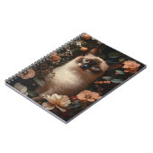Siamese kat omringd door roze bloemetjes notitieboek (Linkerzijde)