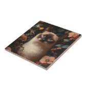 Siamese kat omringd door roze bloemetjes tegeltje (Zijkant)