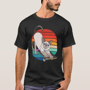 Siamese Kat Op Een Skateboard Kitten Skateboarder T-shirt