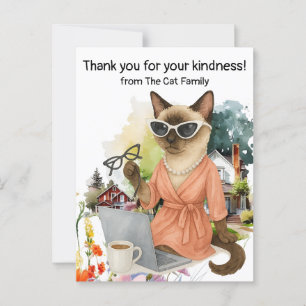 Siamese kat stuurt bericht via laptop  briefkaart