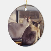 Siamese katten twee op raam (2) keramisch ornament (Links)