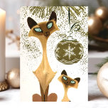 Siamese kerstkatten Feestdagen Kaart<br><div class="desc">Vintage Siamese kerstkaart. Dit ontwerp is voorzien van vintage Siamese katten met een kerstversiering. Wat een mooie retro vakantie scène. Pas dit aangepaste ontwerp aan met uw eigen binnengroet.</div>