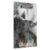 Siamese Kitten woont liefdevol op het hoofd van La Klembord (Rechts)